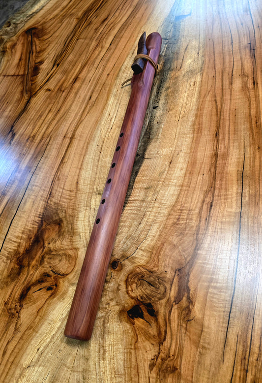 Red cedar single flute key of D4 432Hz
