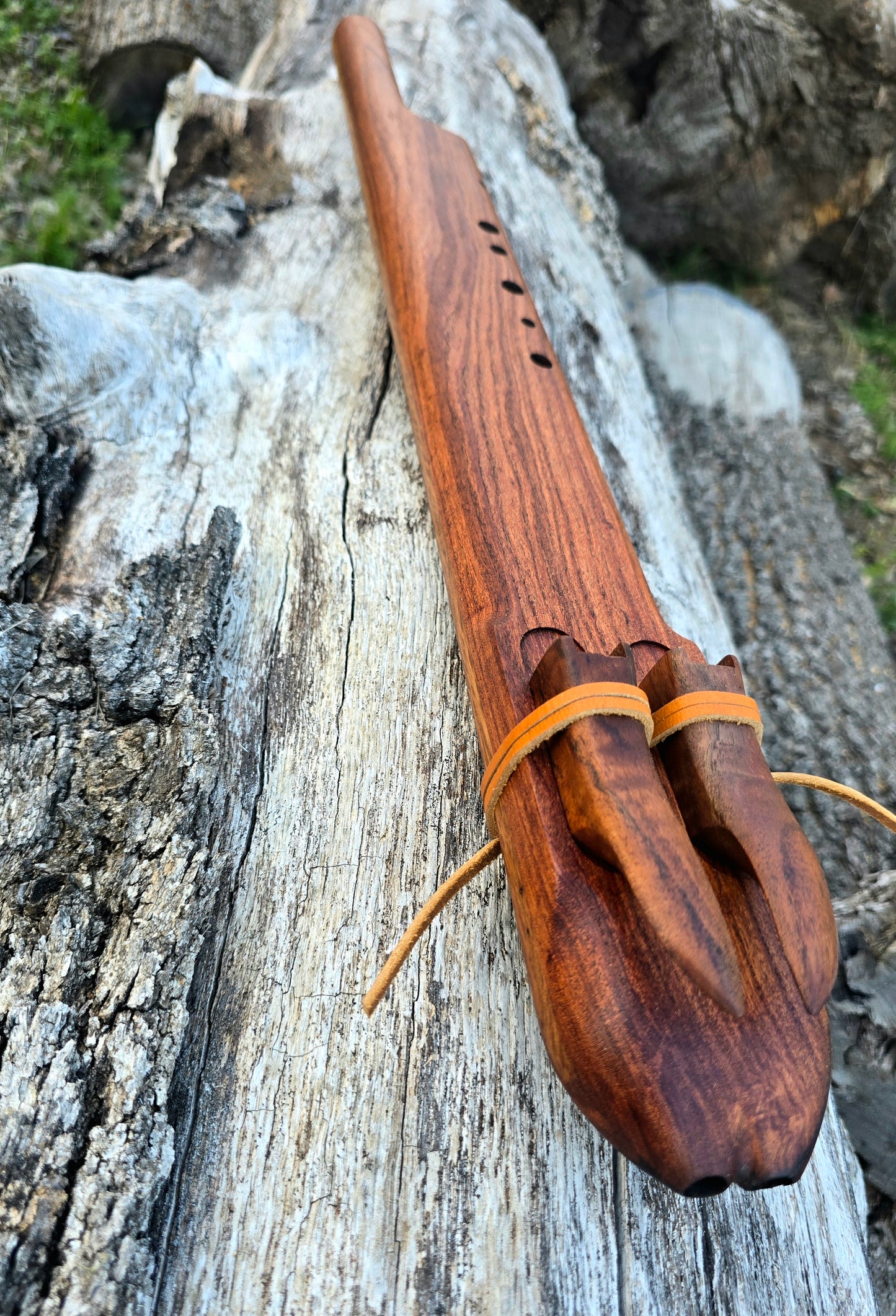 1/4 below drone in Misquite Hujaz scale key of E/B 432Hz